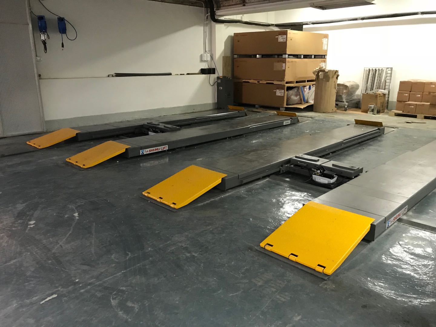 Ultrathin Double Level Scissor Lift for Four Wheel Alignment